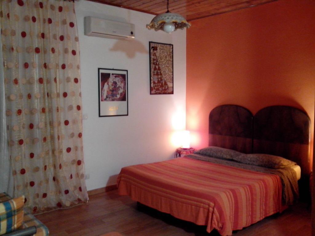 Bed&Breakfast La Casetta SantʼAlessio Siculo Pokój zdjęcie